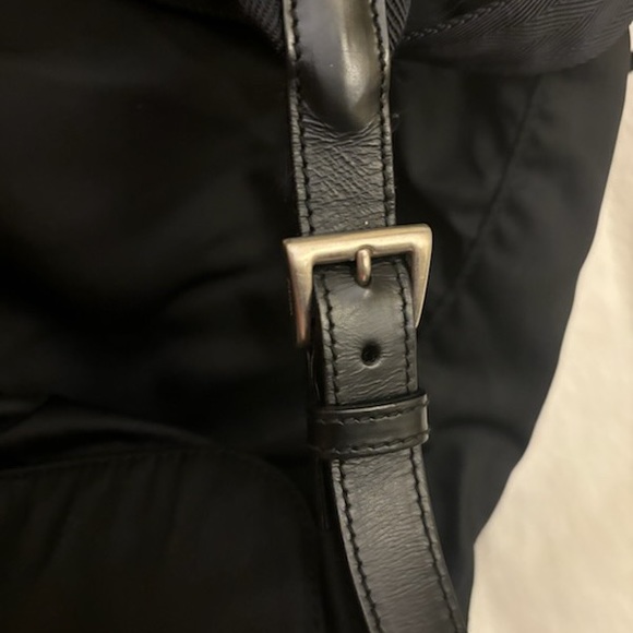 black backpack in very good condition - Picture 6 of 7